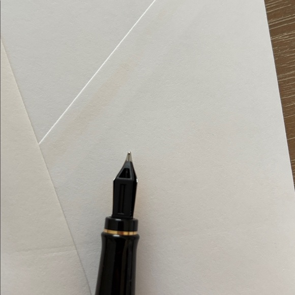 Waterman Expert Fountain Pen in Black with Gold Trim NEW - Picture 15 of 16